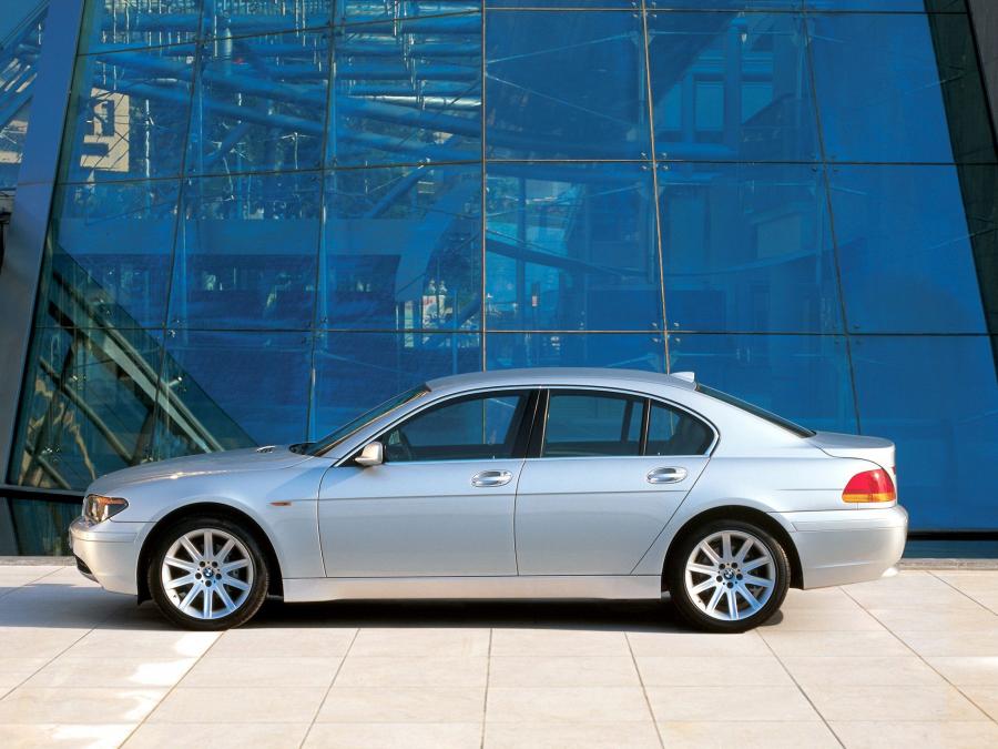  BMW 730i 2003 года  (фото 5 из 18)
